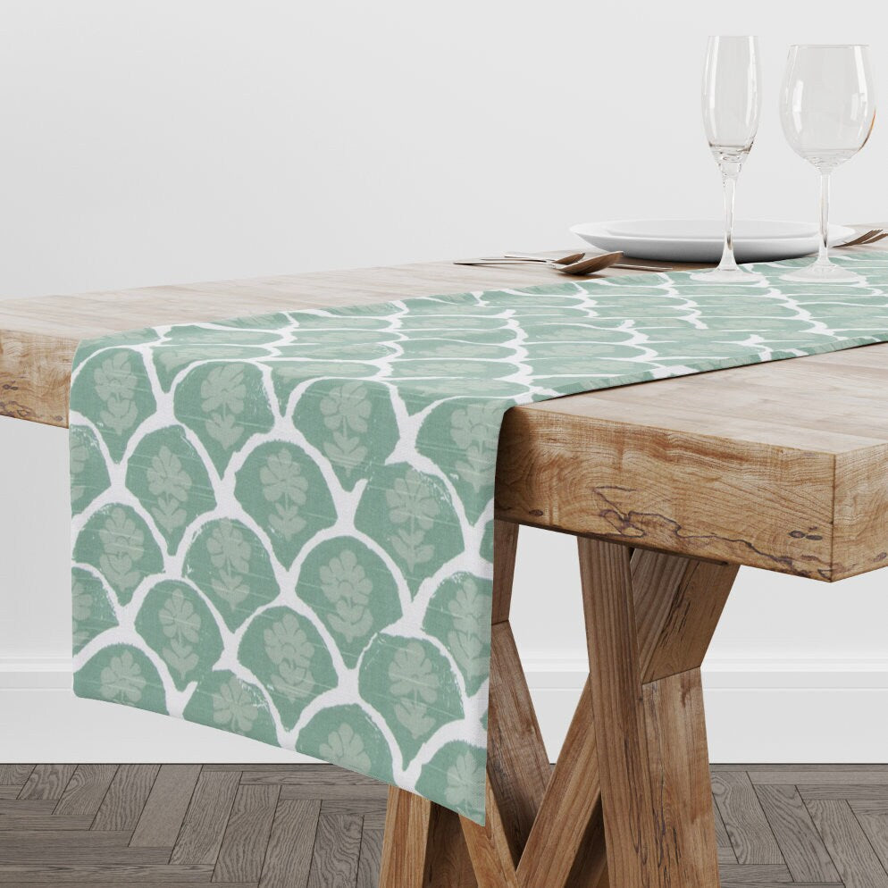 Green Contemporary Petal Patterned Table Runner